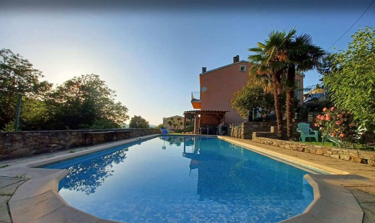 Piscine coucher de soleil